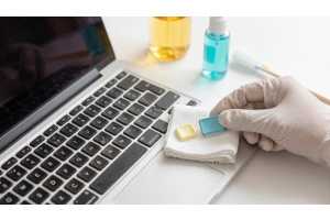 Cómo arreglar teclas pegajosas en un portátil: guía paso a paso