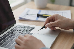 Cómo reparar una tecla rota en un portátil: consejos para solucionar problemas